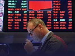 Dow Flips over 500 points as COVID-19 fears rise once again