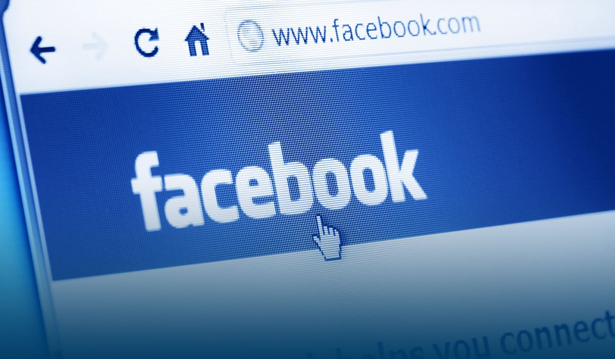 Facebook blocks Australian users from viewing or sharing news