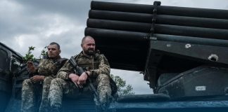 White House Leaning Toward Sending Long-range Rocket Systems to Ukraine