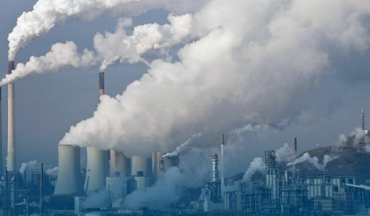 European Union Warns of Fossil Fuel Regressing