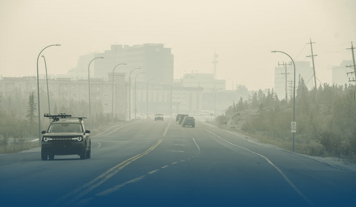 Canadian Wild Blazes Approaching Yellowknife, Forcing 20000 People To Evacuate